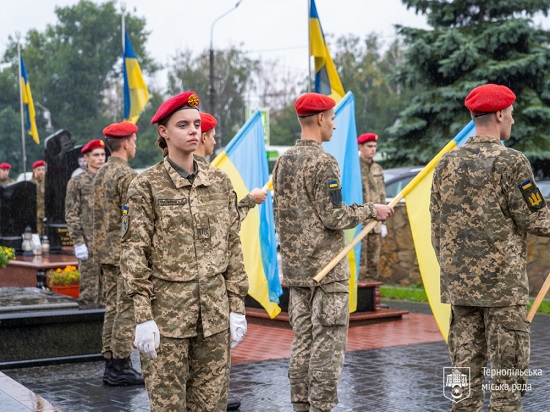 miting rekviem ta pokladannya kvitiv do mogil geroiv ukraini 10