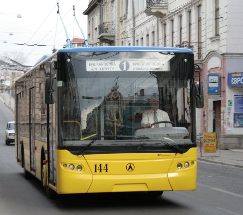 golovne troleybus 030320261 1